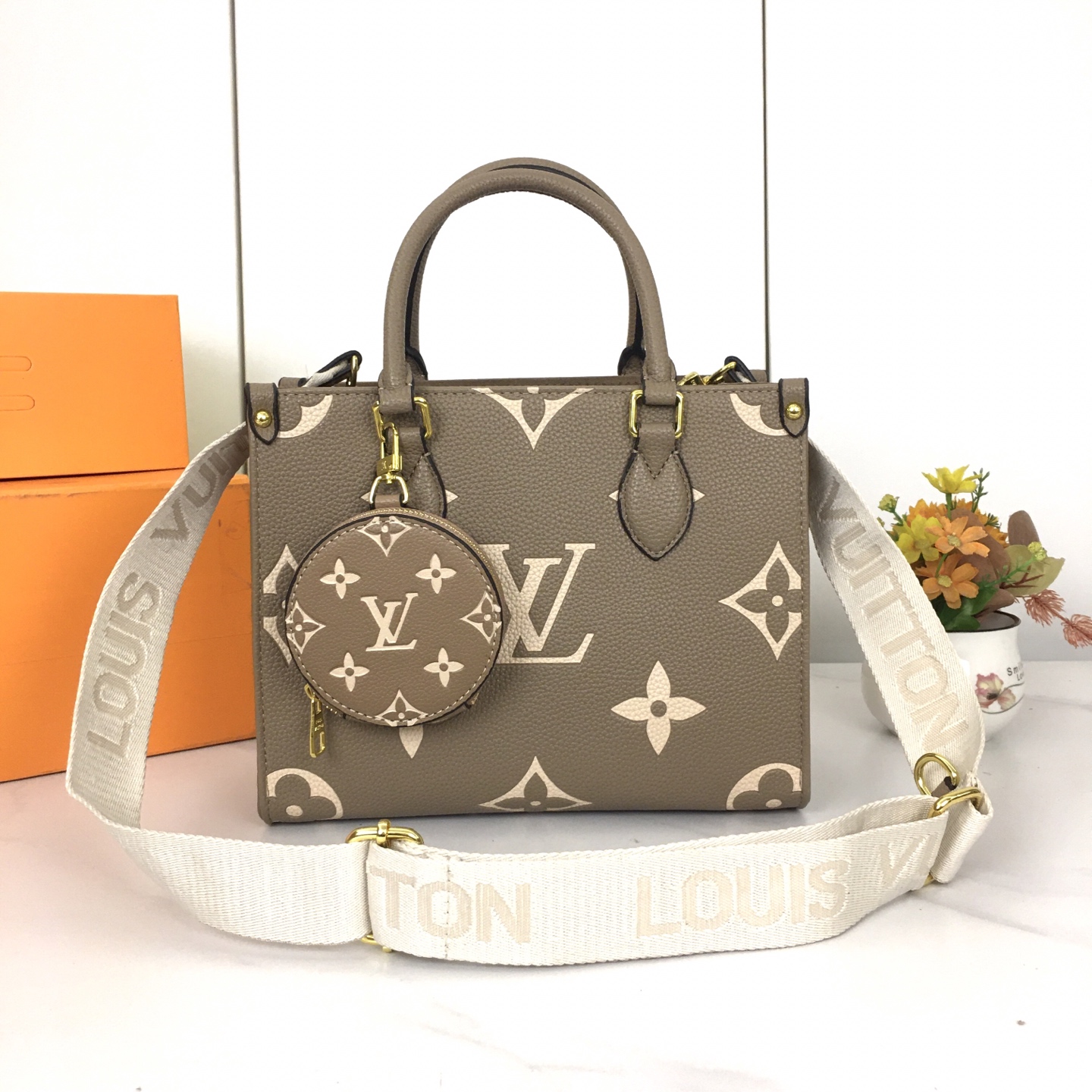 LV bag 750